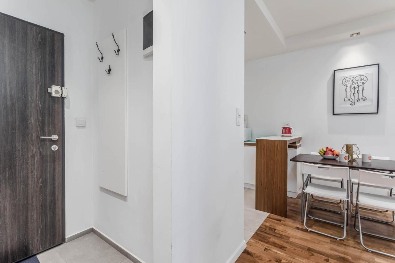 Chill Apartments Airport Residence Варшава Екстер'єр фото